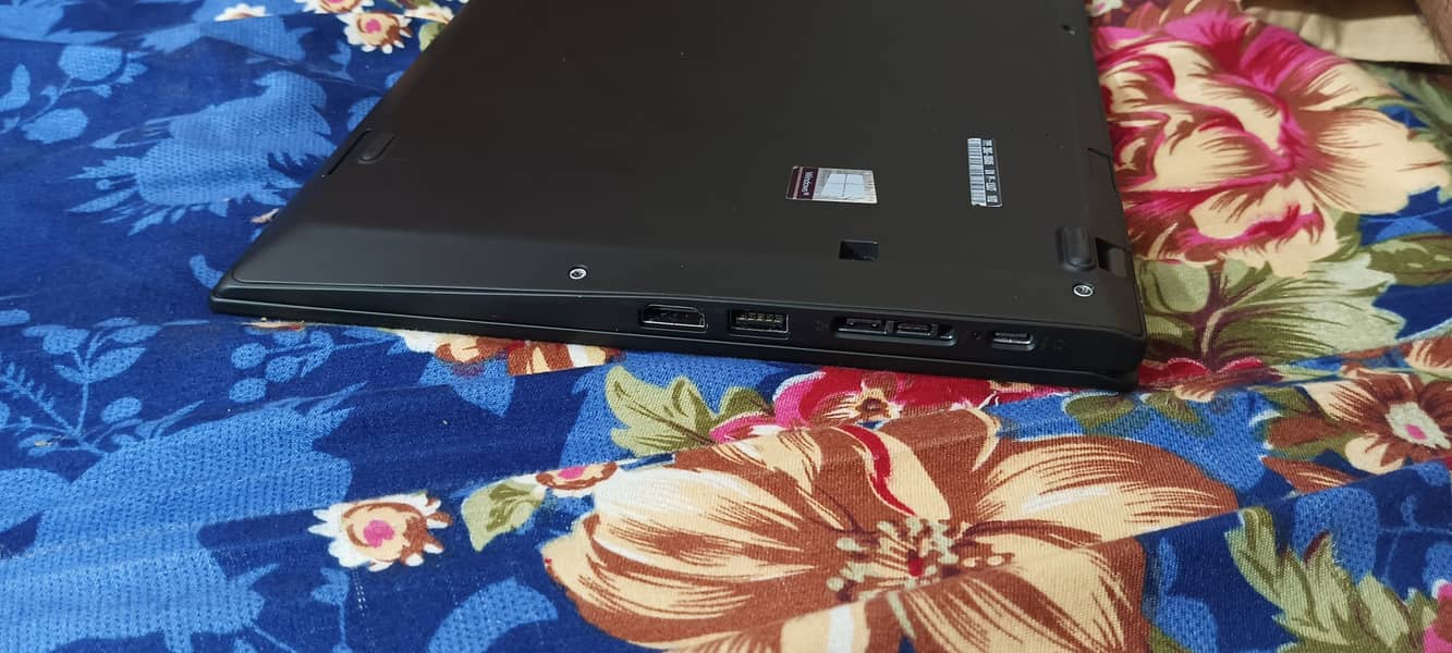 X1 Carbon  I7 8th Gen -Laptop (ThinkPad) Touch Screen 3