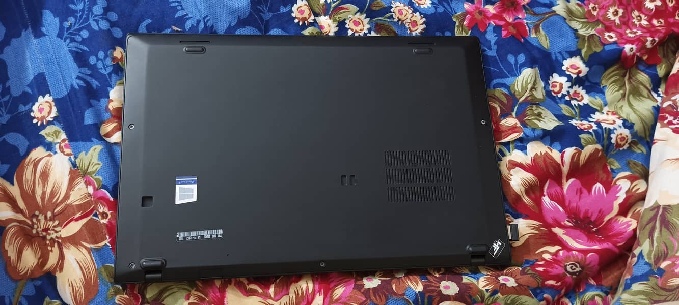 X1 Carbon  I7 8th Gen -Laptop (ThinkPad) Touch Screen 4