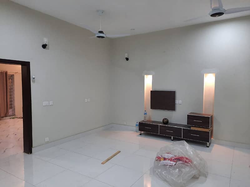 Newly Built 10 Marla Upper Portion For Rent In Overseas B Block - Prime Location 5