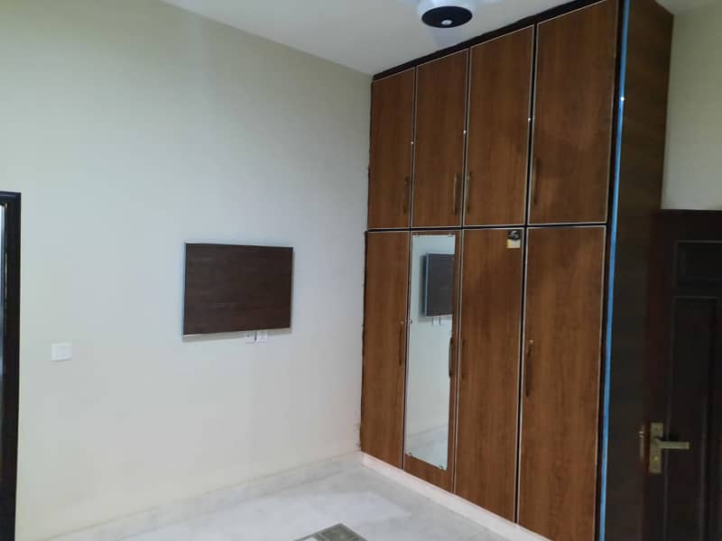 Newly Built 10 Marla Upper Portion For Rent In Overseas B Block - Prime Location 7