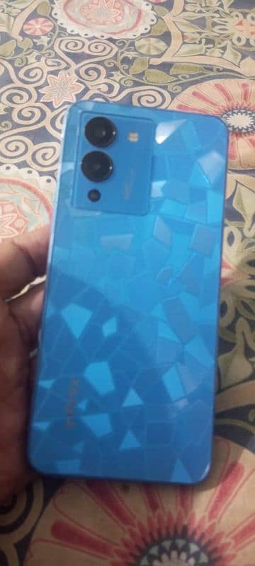 Infinix note 12 mobile 8+5/128 in scratchless condition available 1