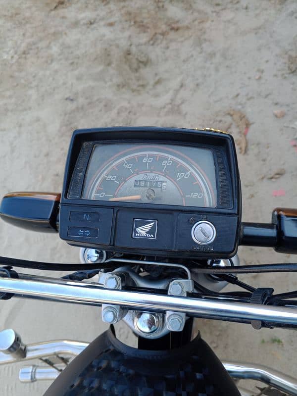 Honda CD 21/22 bilkul fresh one hand use all Punjab number . 4