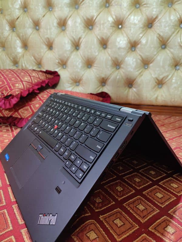 Lenovo Yoga 460 Touch - Core i5 6th 256Gb SSD 8Gb RAM - 14 inch 1080 5