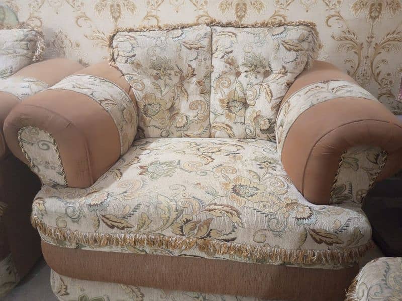 5 seater sofa set in perfect condition 2