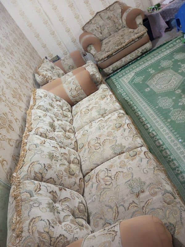 5 seater sofa set in perfect condition 3