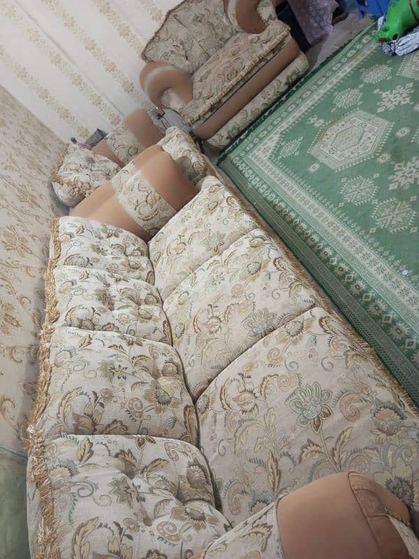 5 seater sofa set in perfect condition 4