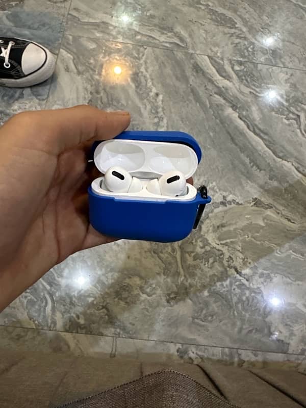 airpods pro orginal in apple wareenty 1