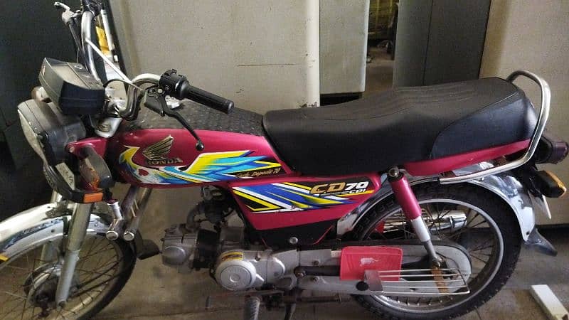 honda sevety in good condition 0