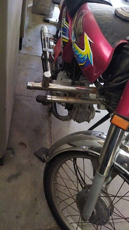 honda sevety in good condition 1