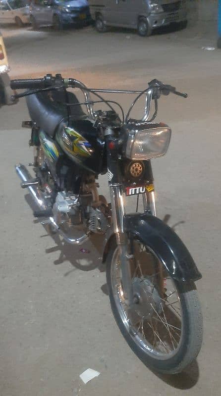 Honda. s bike hay fast hunar hay tora bohot kam hai bike may 2