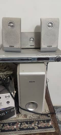 Philips home thathr with 5 speakers and strongs buffer 0