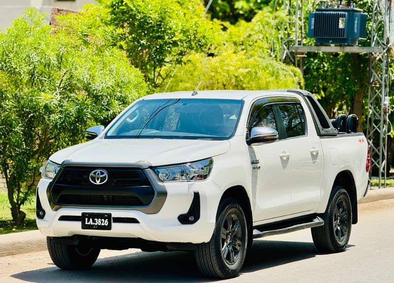 Toyota Hilux 2021 1