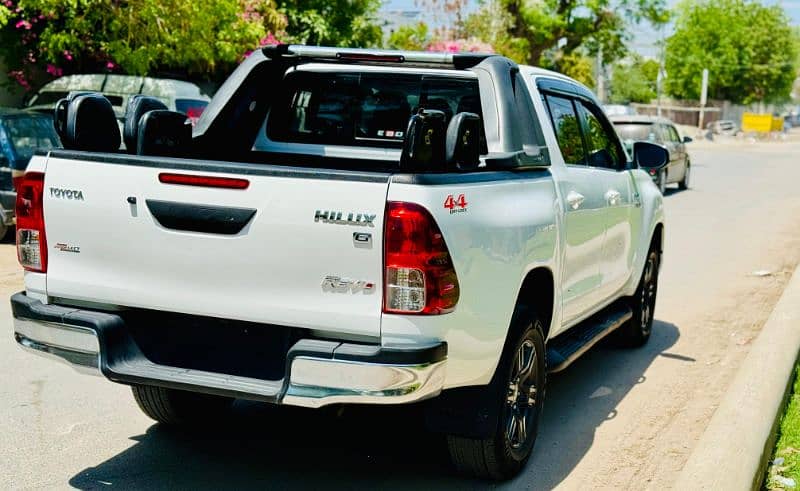 Toyota Hilux 2021 6