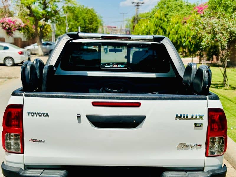 Toyota Hilux 2021 7