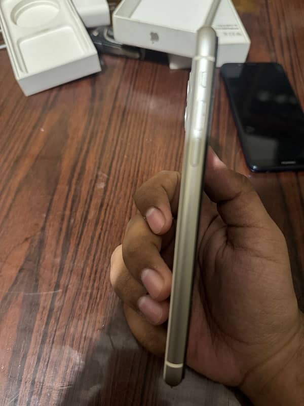 iphone 11 PTA approved 128GB 5