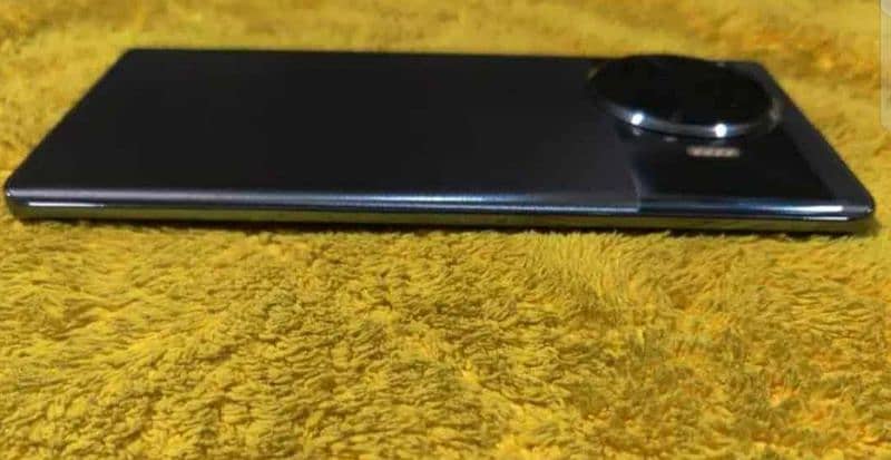 Tecno spark 20 pro plus 2