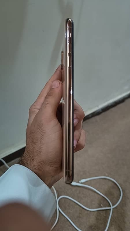 IPhone XS Max 4