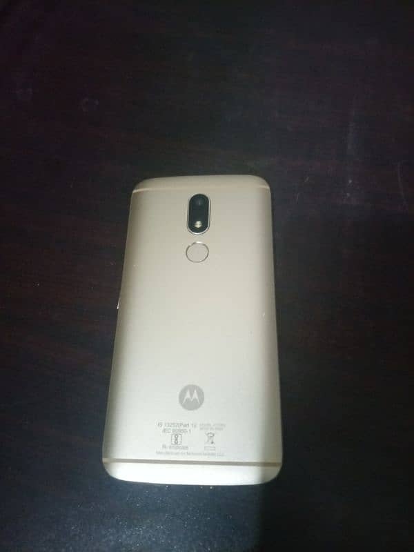 moto m 1sim pta aproved hai 4gb 32gb 3