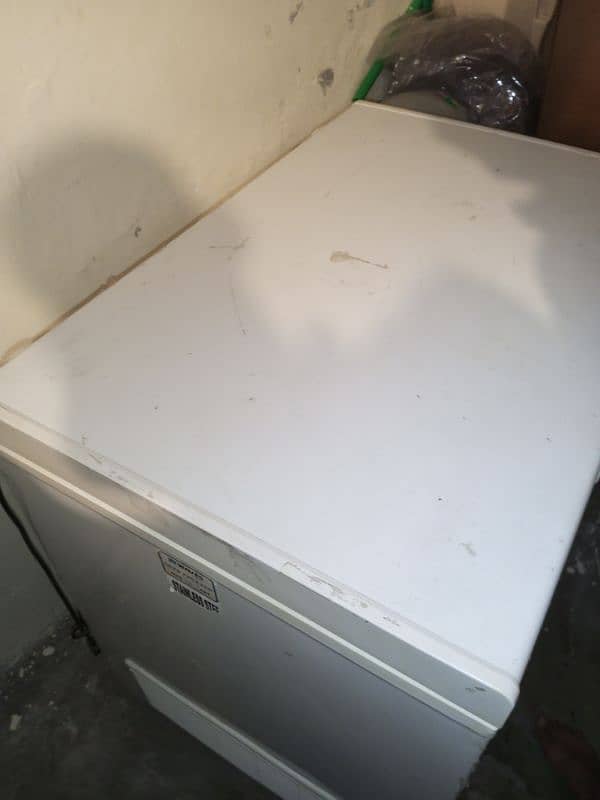 wave Freezer Model 310 With Warranty Card 1