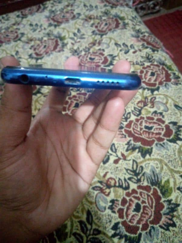 mobile in good condition 2