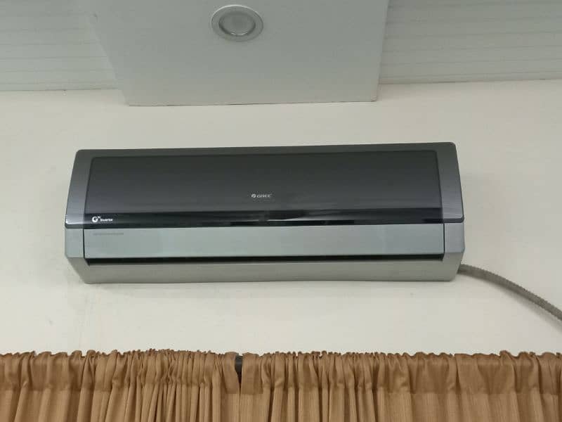 Urgent Sale Gree Inverter G10 0