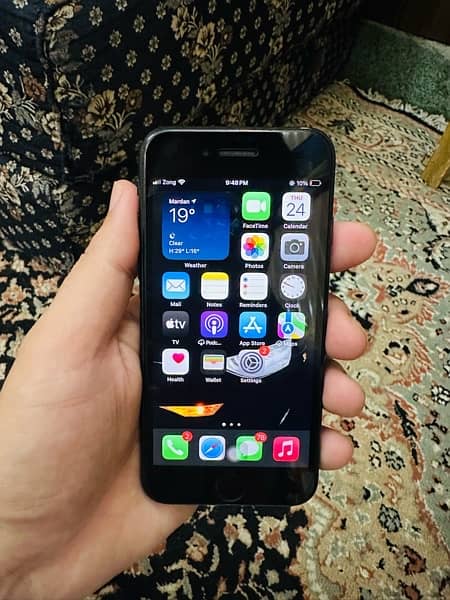 iphone SE black 64 GB 4