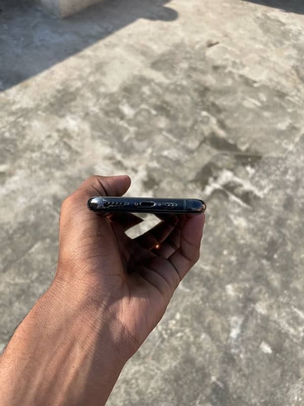 Iphone 11pro 256gb pta approved 8