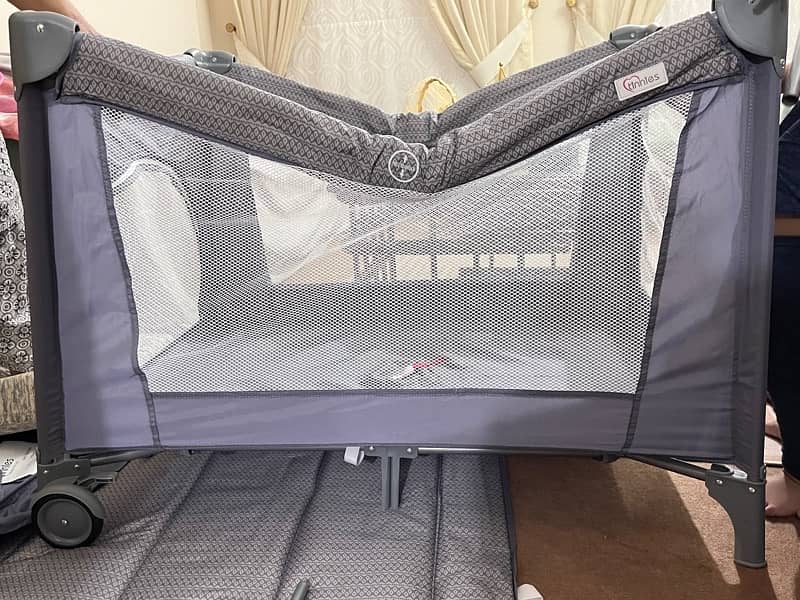 Baby cot/ playpen for sale 5