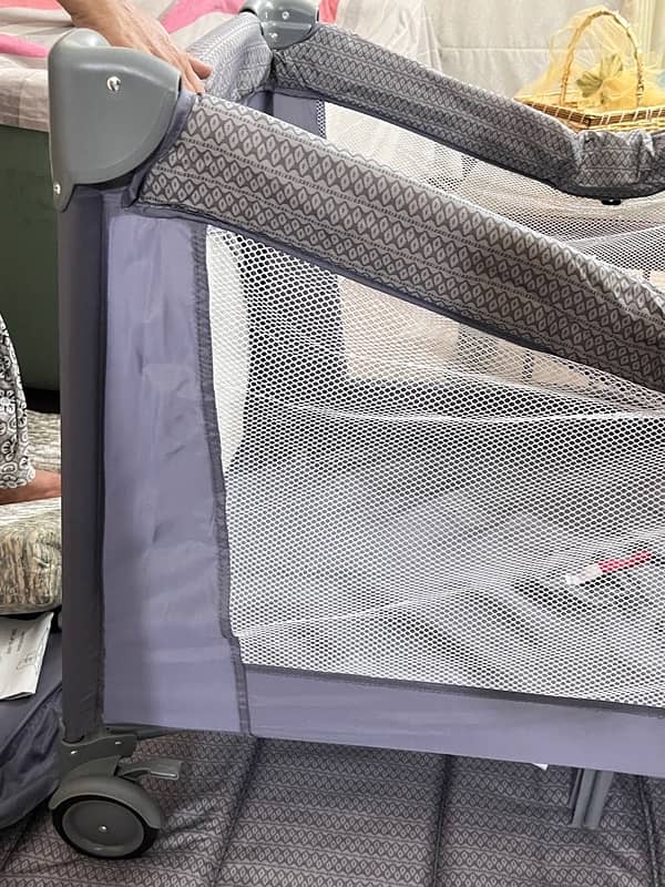 Baby cot/ playpen for sale 8