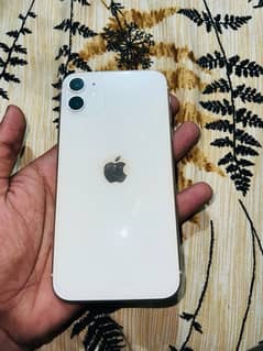 iphone 11/128gb 3 month’s warranty available hy 95% bettery health hy 0