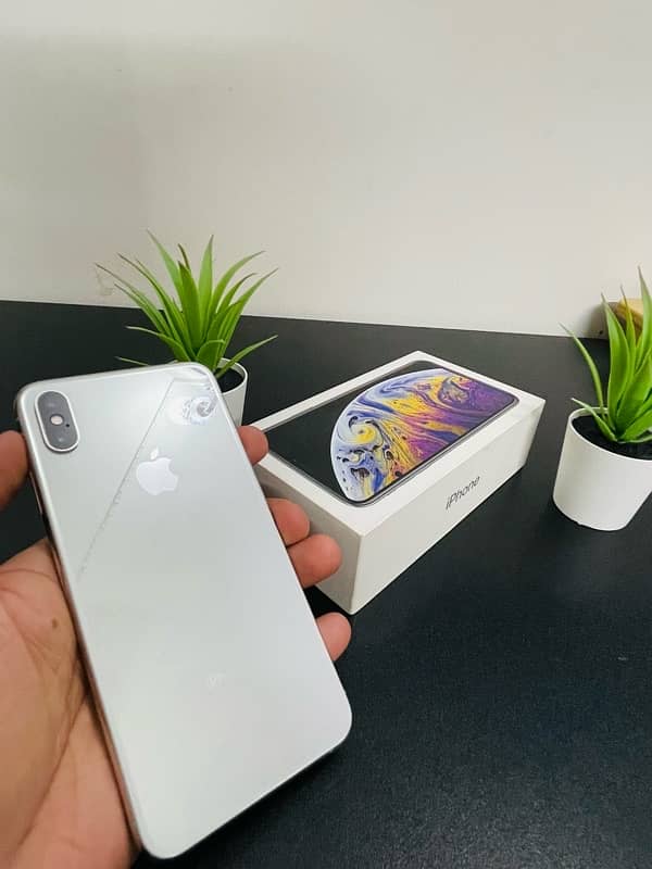 iphone XSMAX 256gb with Box PTA Approved 5