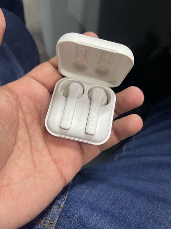 Happy Plugs 1