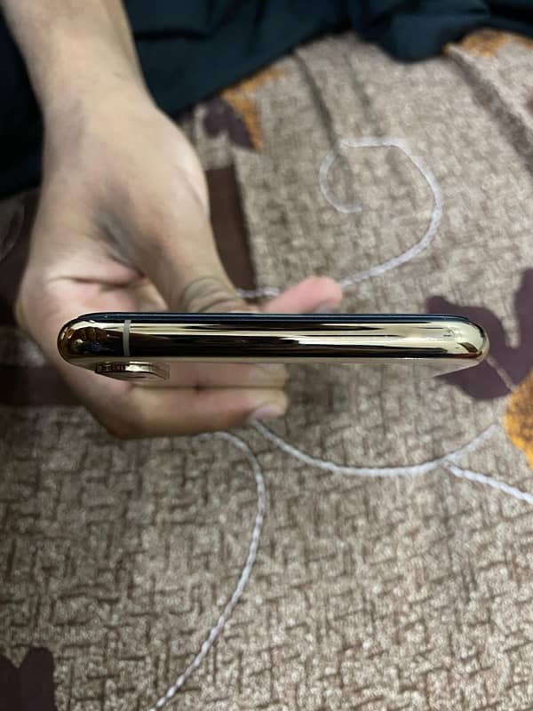 iphone Xs max 4