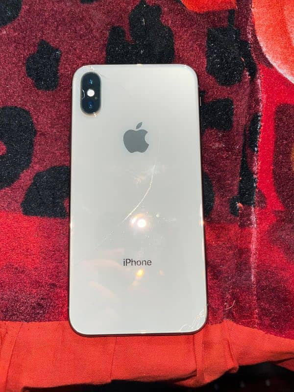 IPhone XS.   03037716577 1