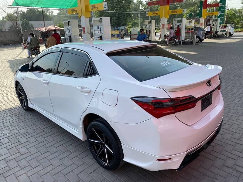 Toyota Corolla Altis 2017 3