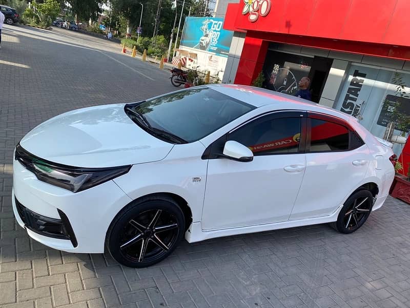 Toyota Corolla Altis 2017 5