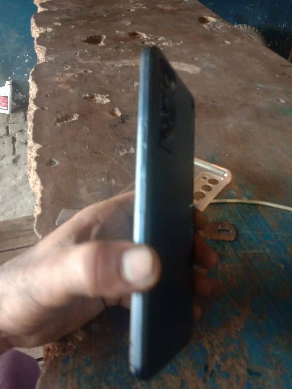 tecno camon 18t panal chng 1