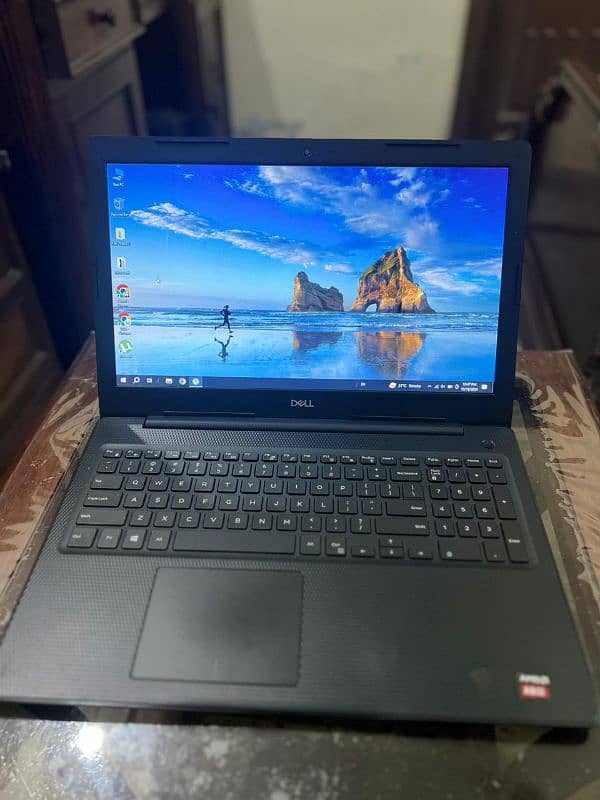 Dell Inspiron 15" FHD 8GB RAM + 128 GB NvMe SSD +300 gb SSD 2