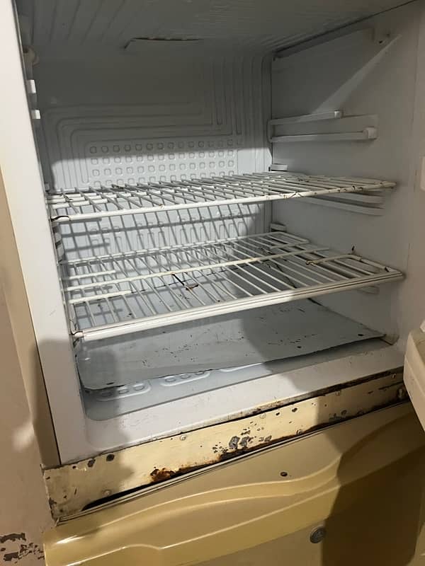 REFRIGERATOR FOR SALE 3