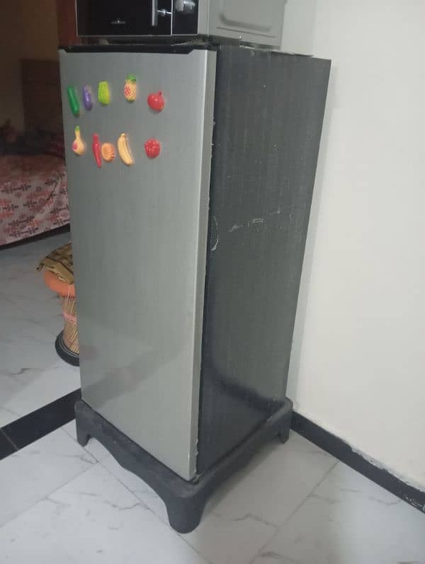 Dawlance 1906 SD Black and Silver Fridge for urgent sale 2