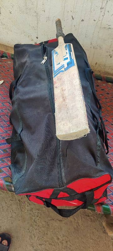 cricket kit bag with bat 3