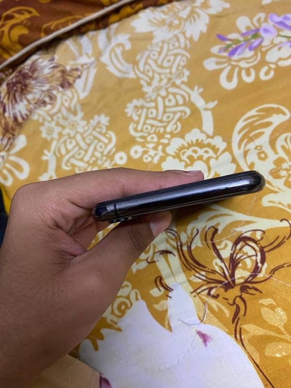 IPhone XS Max Factory Unlock Non PTA 4