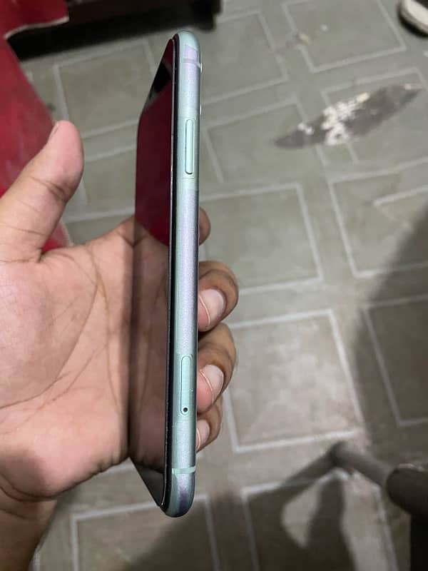 Mint IPhone 11 256GB 9