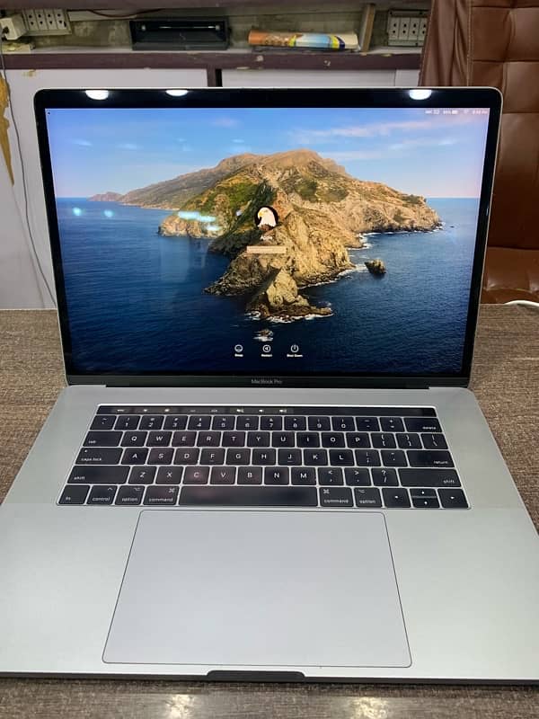 Macbook Pro mid 2017 Model A1707 4