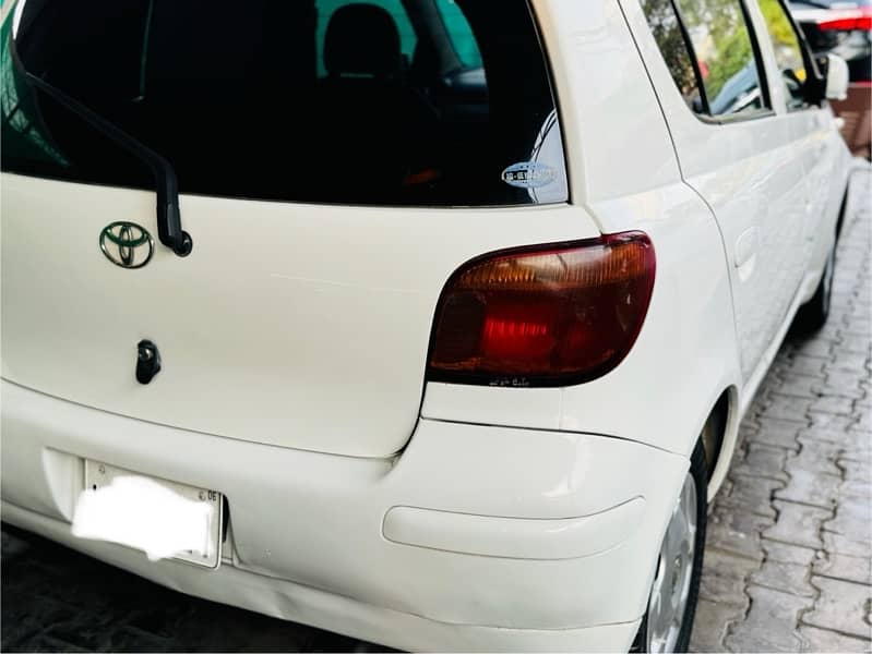 Toyota Vitz 2003 1