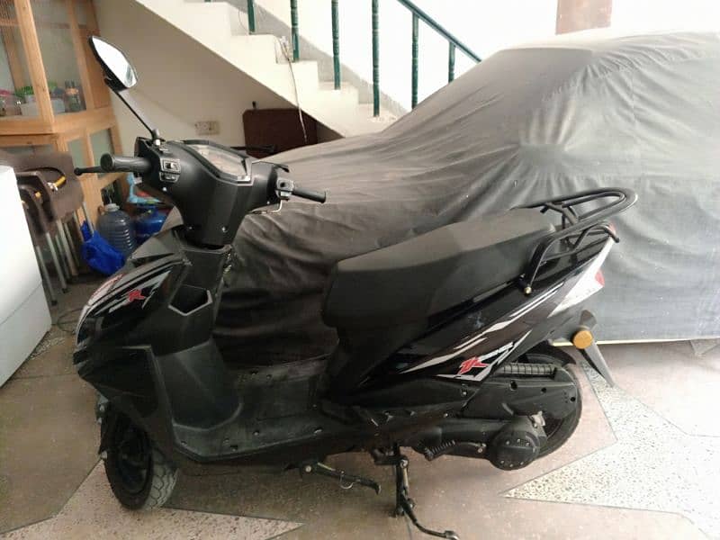 girls Scooty for sale 6