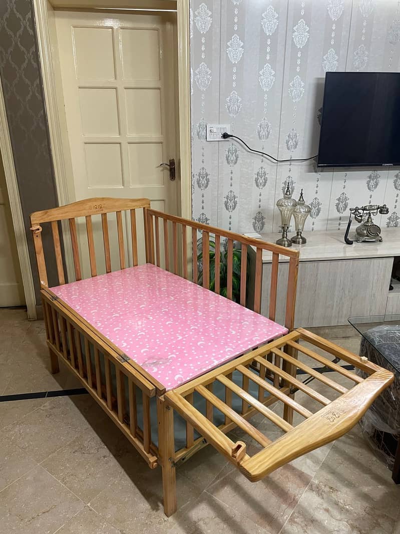 Baby cot 2