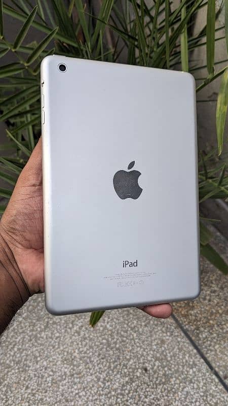 iPad mini Silver Color 16GB New Dubai Import 3