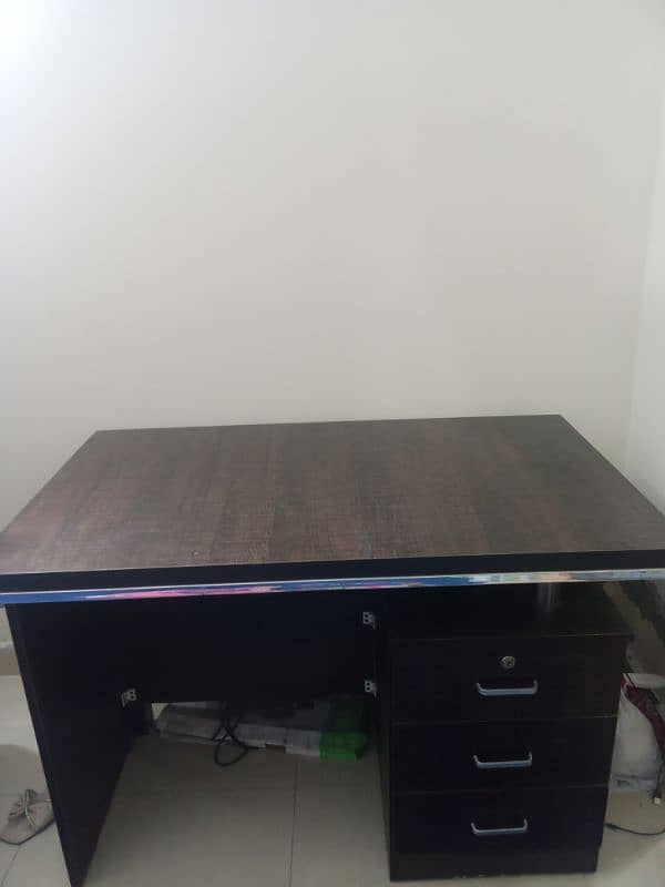 office table and complete table 1