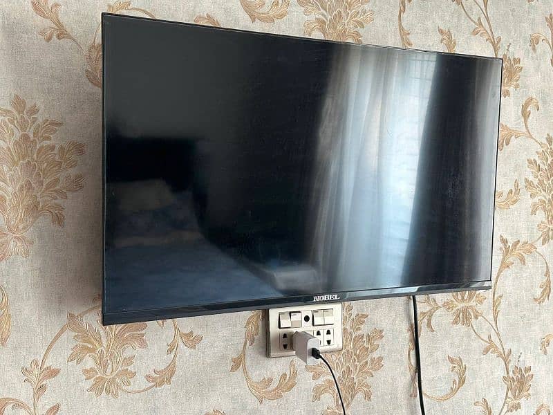 Nobel LED TV 32 inch with Remote 1